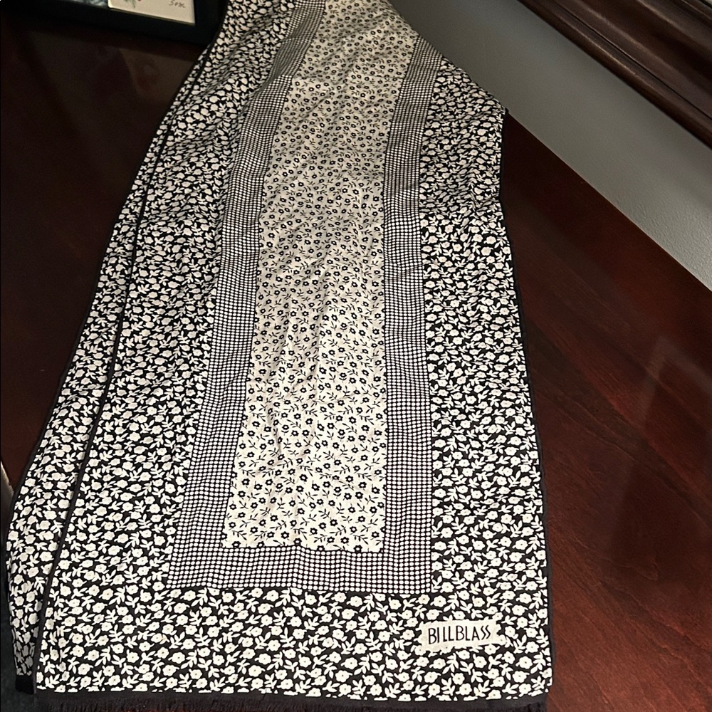 Bill Blass Monochrome Floral Pattern Scarf